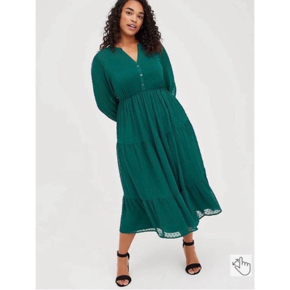 Torrid Emerald Green Maxi Chiffon Clip Dot Pleated Dress size 0 EUC